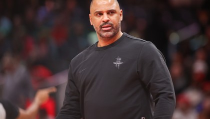 半岛体育-火箭队本赛季场均三分出手次数为30.9次 队史自12-13赛季后最低