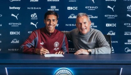 半岛体育官网-19岁雷斯转会曼城 他能适应吗？他能踢出名堂吗？