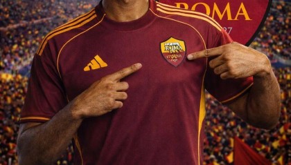 半岛体育-曝齐尔克泽罢训逼曼联批准转会！去罗马能打主力，留队无缘世界杯