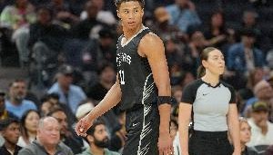 防守大闸！14号秀卡特-布莱恩特半场3盖帽 3中1拿3分2板2助1断