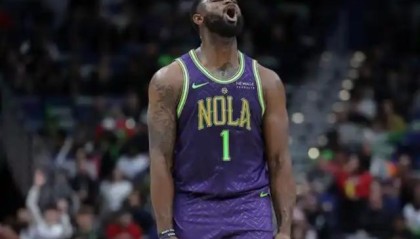 半岛体育-360度转体扣篮！锡安炸裂回归 他仍是鹈鹕非卖品？