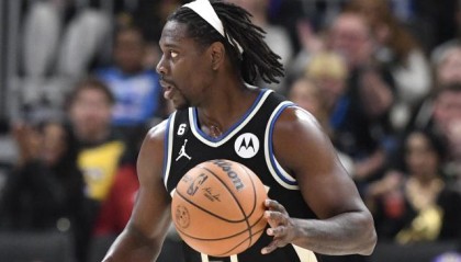 半岛体育官网-更馋霍勒迪？金州勇士或出保罗+选秀权加入争夺战